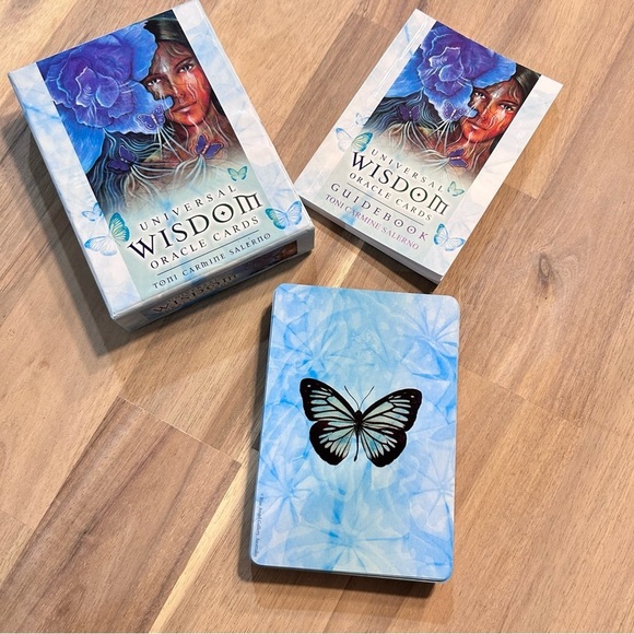 Universal Wisdom Oracle Cards by Toni Carmine Salerno - Picture 3 of 5